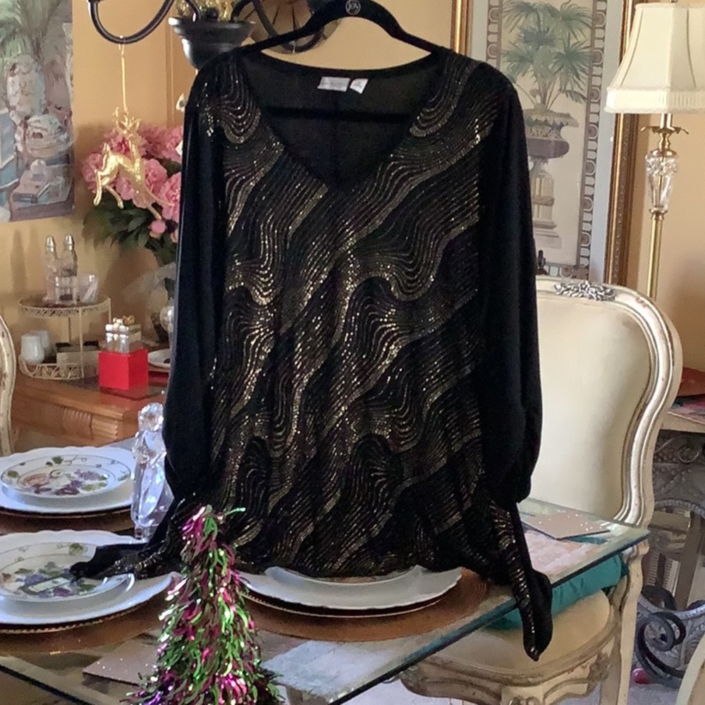 Kim Rogers curvy Top black gold Holiday ready size 1X long sleeves Asymm…